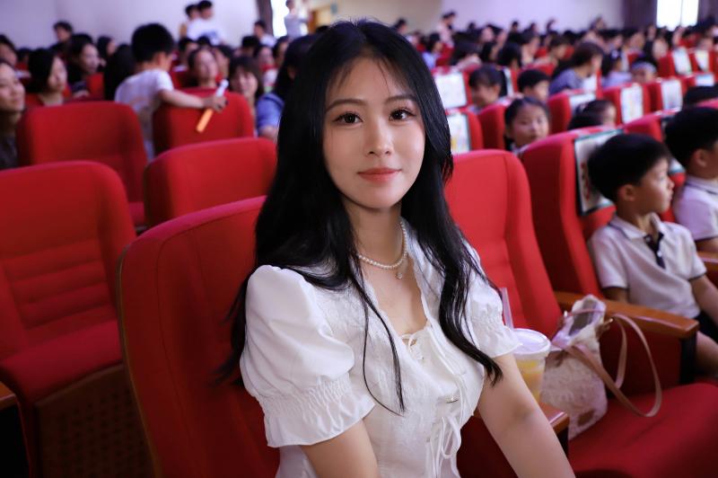 沈妍艳(1).jpg