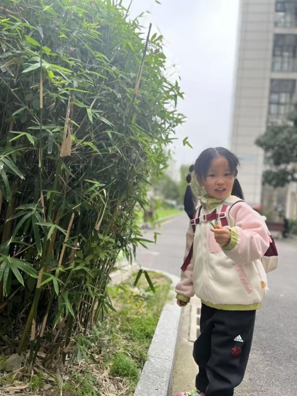 大四班：毕文果（编辑后）.jpg