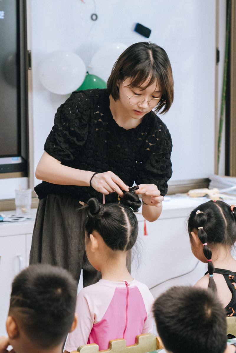 李静.JPG
